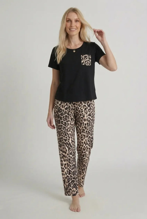 Ensemble Pyjama Femme Léopard Poches Manches Courtes & Pantalon - Safari Queen